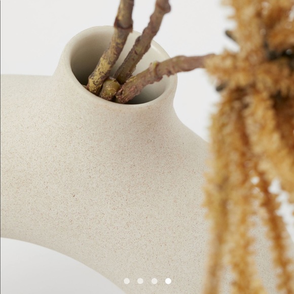 H&M CERAMIC DONUT SMALL VASE BEIGE - Picture 5 of 9